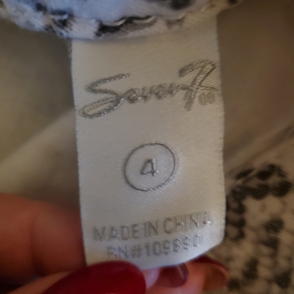 Seven 7 Stretchy Python Print Shorts sz 4 - Picture 12 of 13